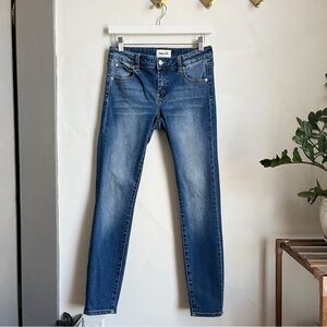 Rolla’s Breaker Low Rise Skinny Jeans